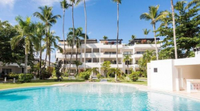 A Quiet Retreat in Paradise - 2 BR, 2 pools, WiFi, AC, Private Hot Tub